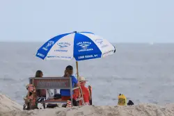 Rip current warning in effect for NYC area beaches as Memorial Day weekend starts