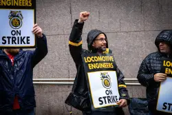 Tentative deal ends NJ Transit strike with full service to resume Tuesday, union says