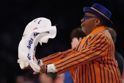 Early Addition: Spike Lee pays for his Knicks tickets